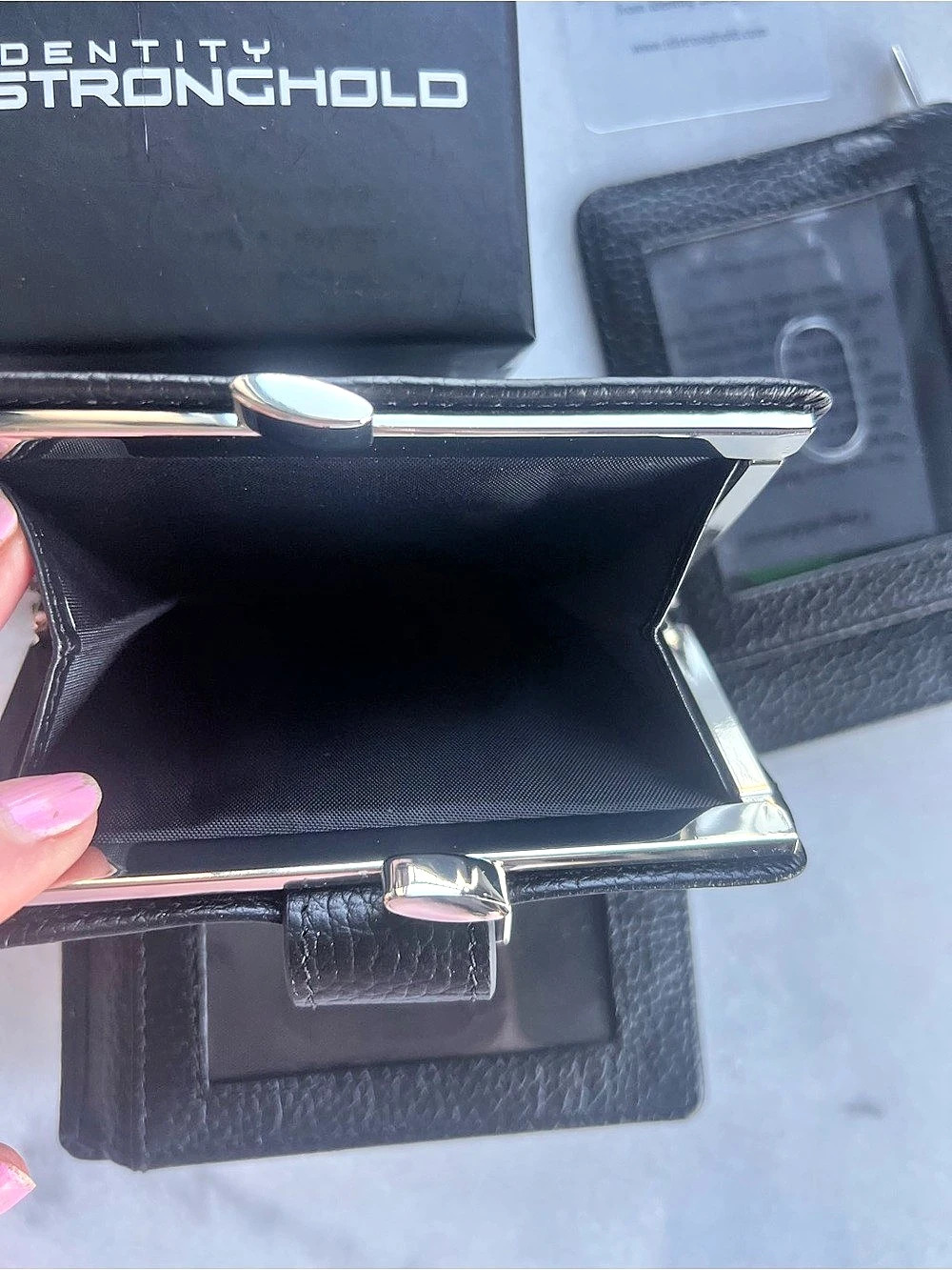Identity Stronghold Wallet & Card Case in Black Leather - Picture 4 of 7
